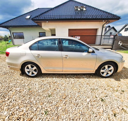 Volkswagen Jetta cena 29900 przebieg: 177777, rok produkcji 2012 z Trzebinia małe 211